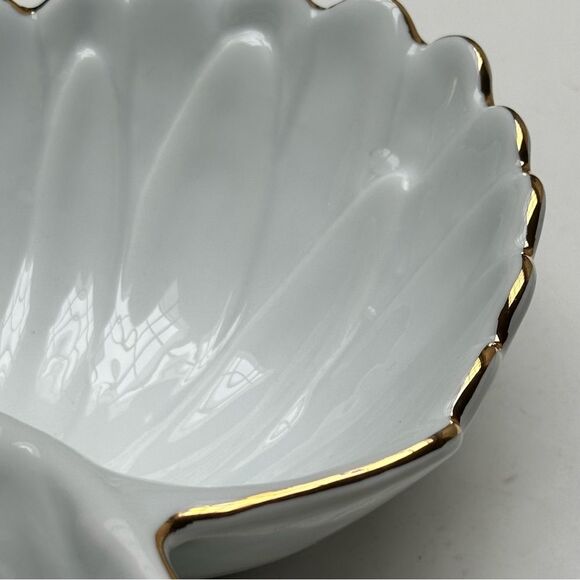 Lilly Pulitzer for Target Porcelain Pineapple Serving Bowl - White with Gold Rim - Picture 5 of 15